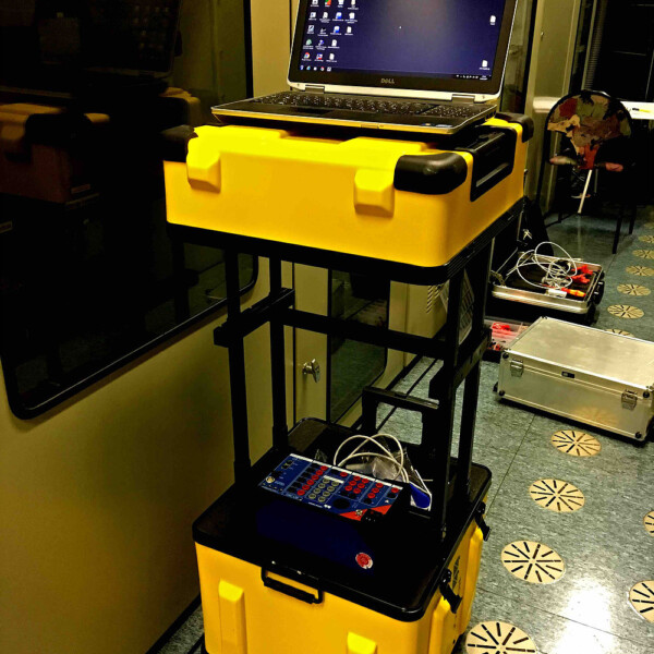 Omicron CMC 430 Ultra-portable protection test set and calibrator - Image 6