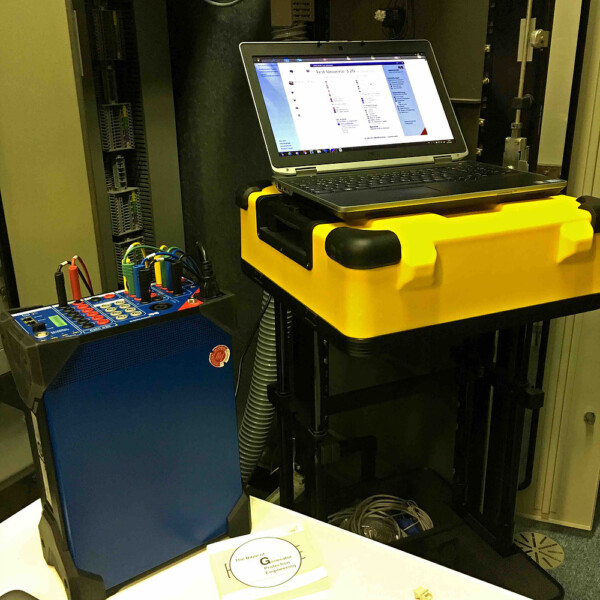 Omicron CMC 430 Ultra-portable protection test set and calibrator - Image 7